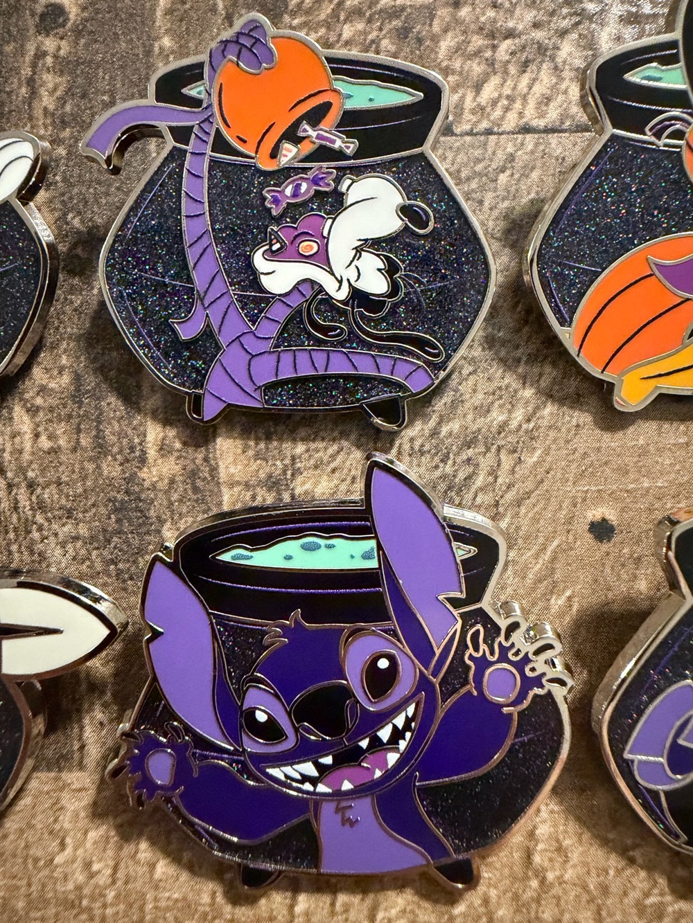 Mickey's Not-So-Scary Halloween Party 2025 Mystery Pin Collection *Complete Set - Picture 5 of 6